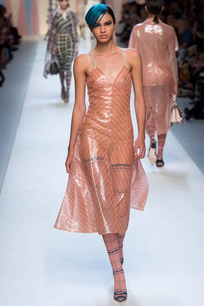 Look 43